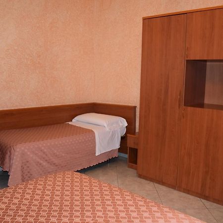 Hotel Bruna Рим Екстериор снимка