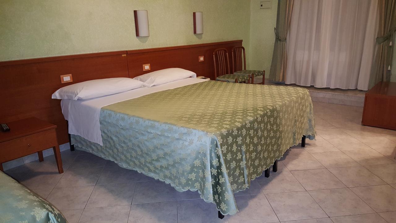 Hotel Bruna Рим Екстериор снимка