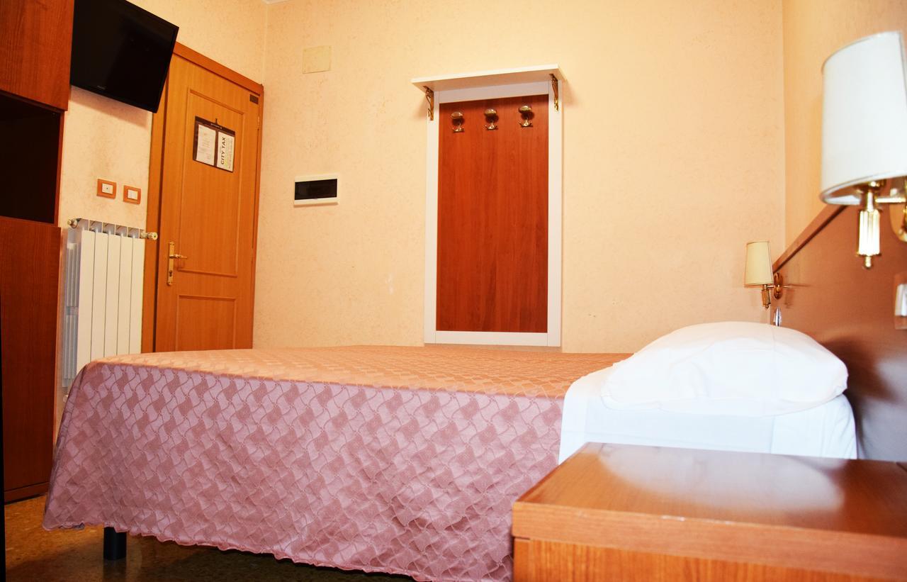 Hotel Bruna Рим Екстериор снимка