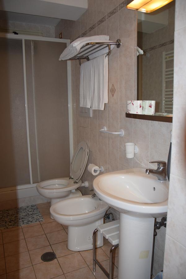 Hotel Bruna Рим Екстериор снимка