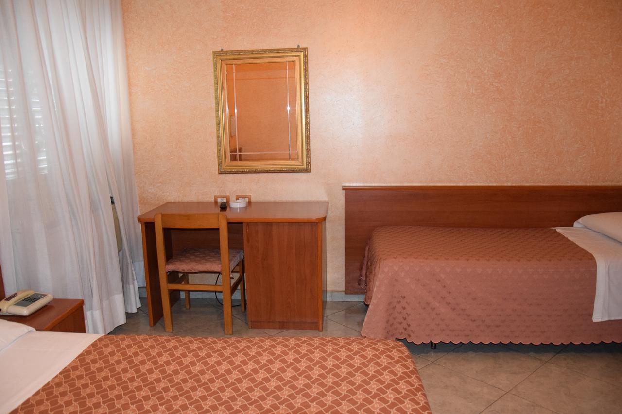 Hotel Bruna Рим Екстериор снимка
