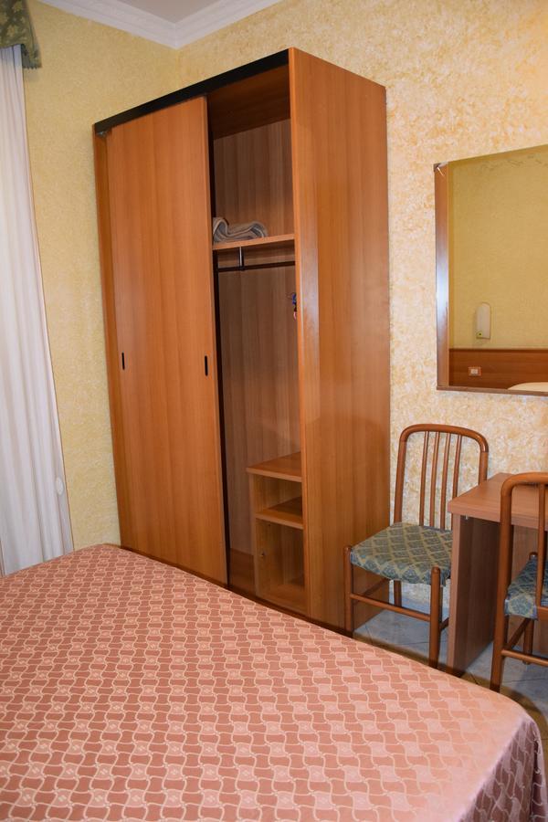 Hotel Bruna Рим Екстериор снимка